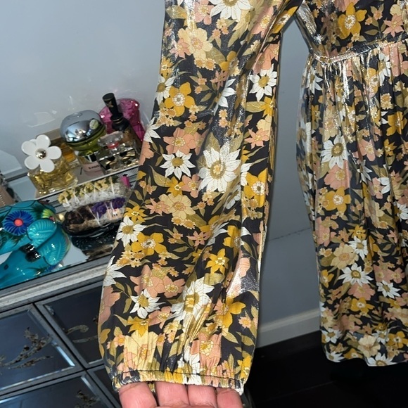 Altar'd State Shiny Shimmer Daisy Babydoll Dress Size Medium Puff Sleeve Floral - Picture 3 of 10